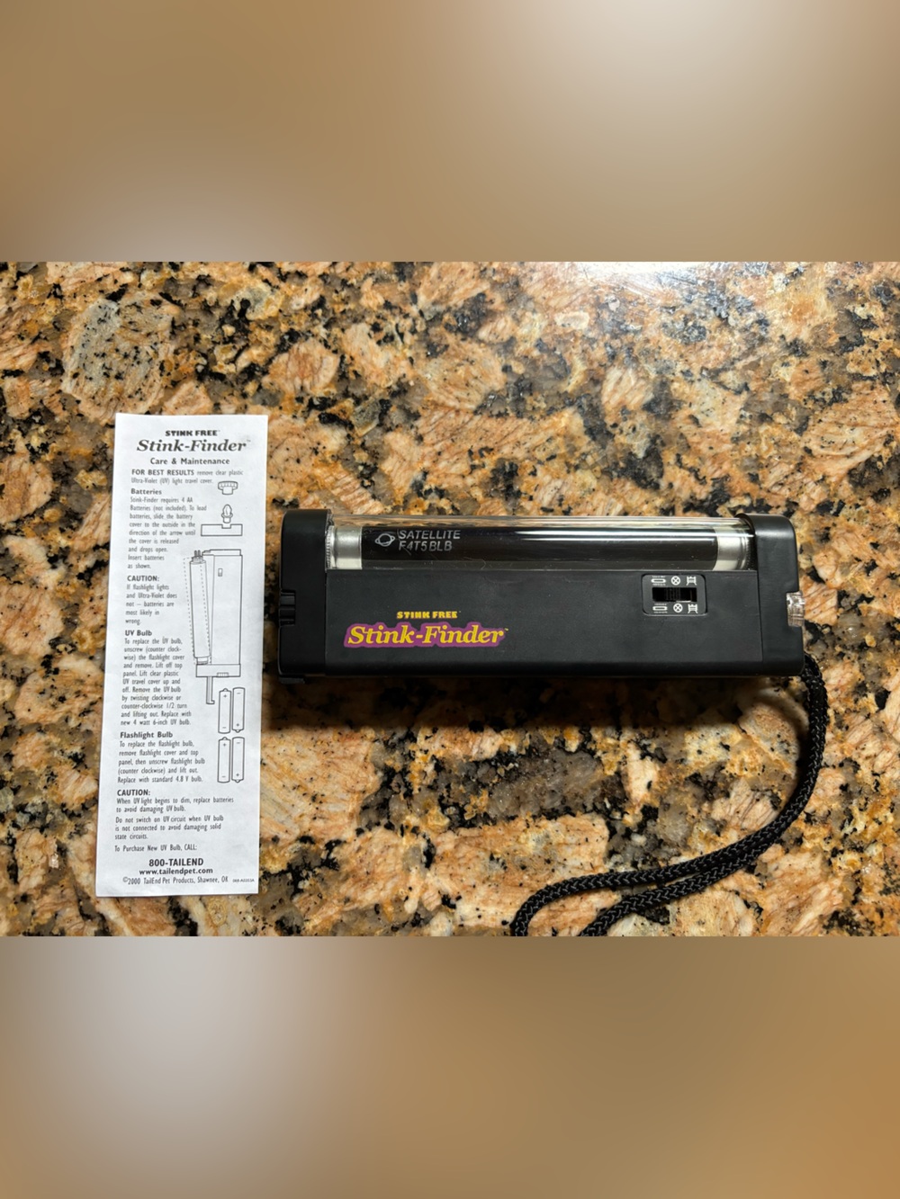 Like New Ultraviolet Black Light Stink Finder & Flash Light- Be Your Own CSI Guy